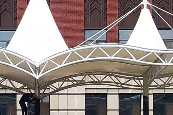 沈陽膜結構建筑為什么喜歡建造成尖頂？